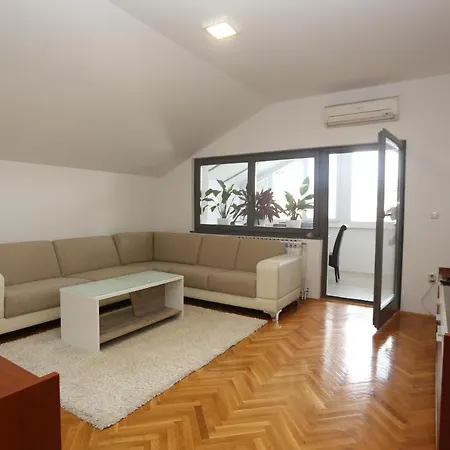 Pejton Ilidza Otel *